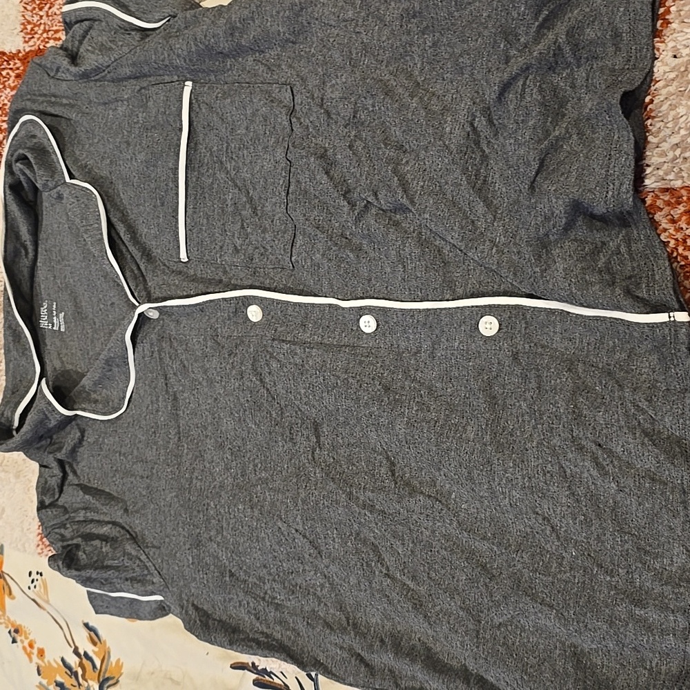❤️10/$10 New pajama top - Picture 2 of 2